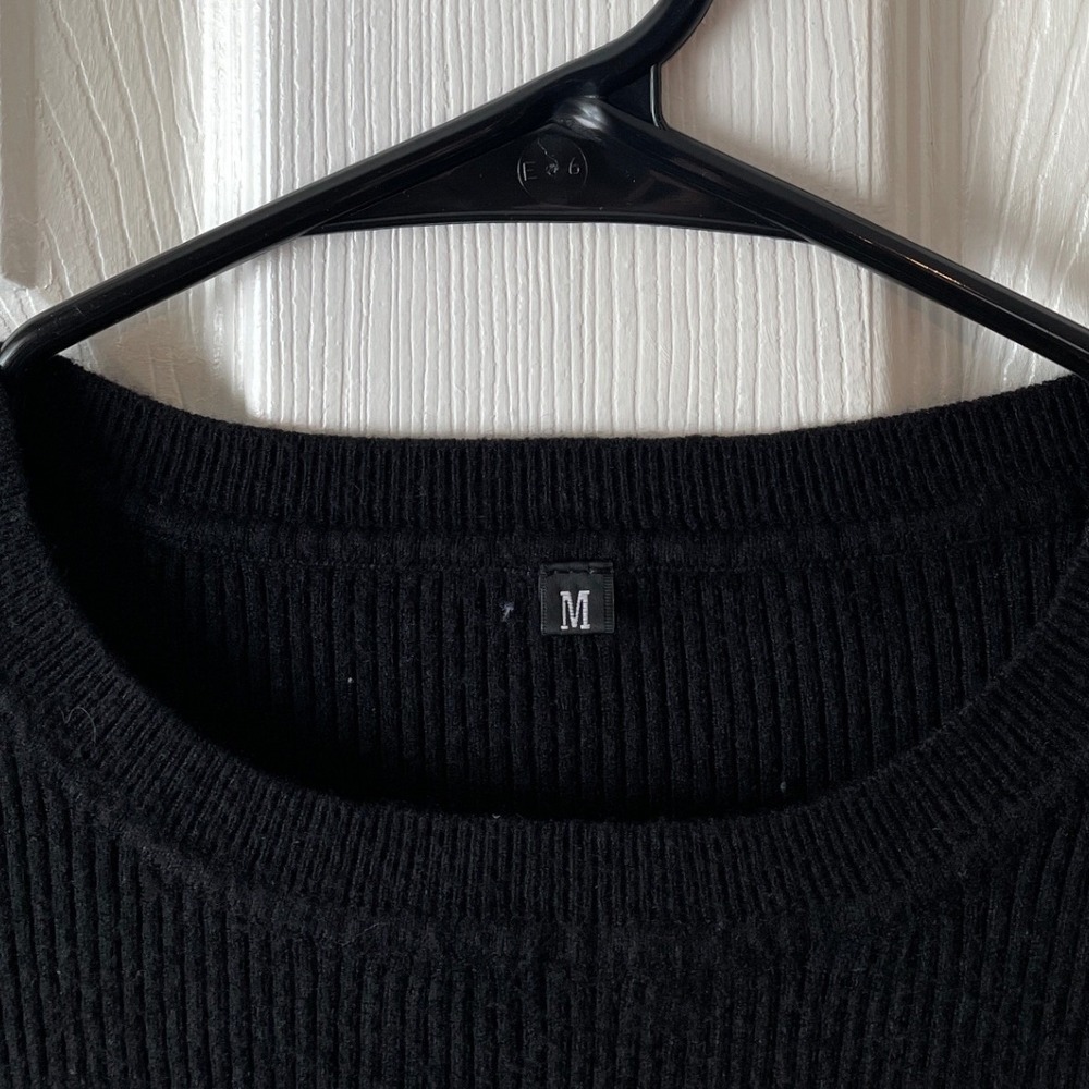 Women's Medium Black Ribbed Knit Crew Neck Sweater Gold Button Cuffs Minimalist - Picture 3 of 13